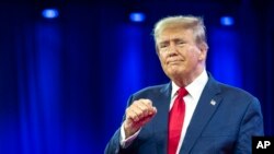 El precandidato presidencial republicano y expresidente Donald Trump durante la Conferencia de Acción Política Conservadora 2024, el 24 de febrero de 2024, en Oxon Hill, EEUU. 