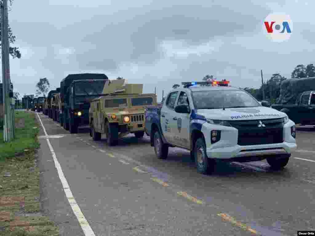 Equipo de la Fuerza de Tarea Conjunta Bravo de Estados Unidos se traslada al Valle de Sula, para sumarse a las tareas de rescate de damnificados por la inundaciones dejadas por la tormenta Eta en Honduras. Foto: cortes&#237;a Fuerza de Tarea Conjunta Bravo.