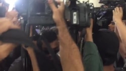 Así fue recibido el presidente encargado Juan Guaidó en misa por caídos
