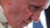 Papa Francisco reza para proteger a la Iglesia del "demonio"