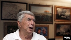 Cuba lo acusa de estar detrás de atentados dinamiteros en La Habana en 1997 que causaron la muerte a un turista italiano.