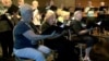 Cantantes de la tercera edad.