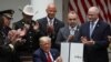 Trump firma un decreto instando a los estados a reformar los cuerpos policiales