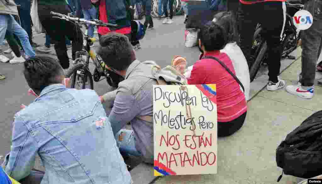 Aunque a&#250;n no hay negociaciones entre el Gobierno y dirigentes de las protestas, acordaron reanudar sus conversaciones este lunes a las 2 de la tarde.