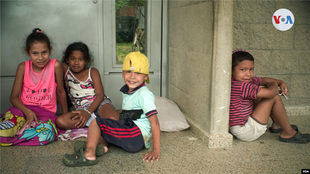 Arauquita se ha convertido en las &#250;ltimas semanas en el refugio de m&#225;s de 6.000 migrantes venezolanos que huyen de la violencia y los enfrentamientos armados. 