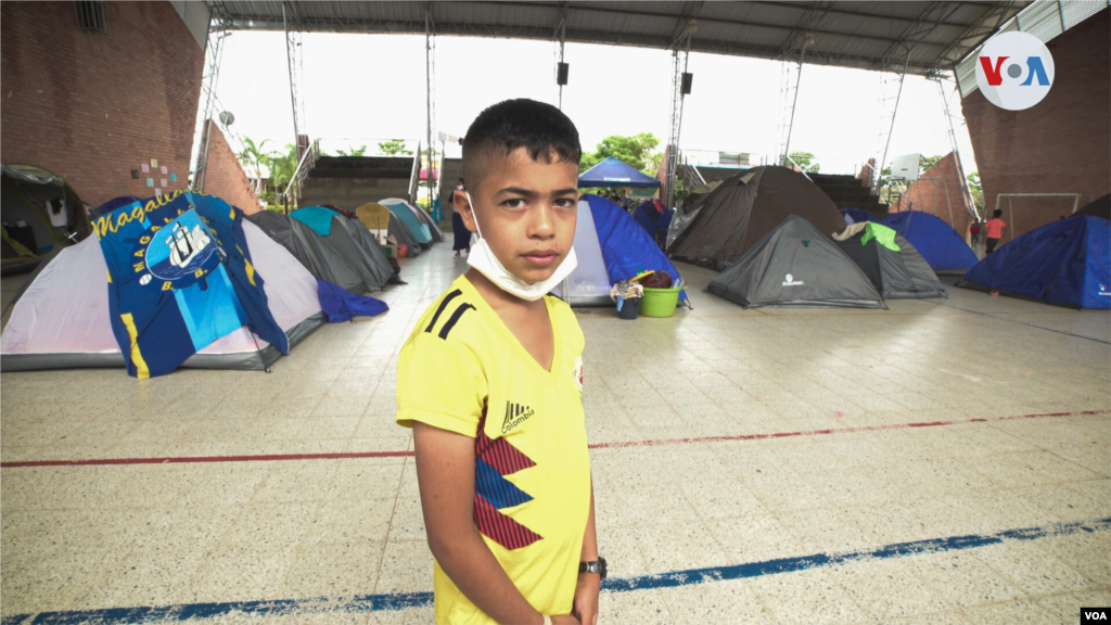 Resguardados de las altas temperaturas, que en las &#250;ltimas semanas han llegado hasta los 96 grados Celsius, los migrantes venezolanos siguen con la esperanza de retornar pronto a sus hogares y retomar su vida.