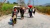 ၂၀၁၅ လောက်ကိုင် တိုက်ပွဲကြောင့် ဒေသခံများ ထွကေ်ပြးလာစဉ် 