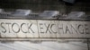 Wall Street termina semana con cierre dispar
