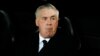En esta imagen de archivo, el entrenador del Real Madrid, Carlo Ancelotti, en el banquillo antes del partido de liga que enfrentó a su equipo y al Valencia, en el estadio de Mestalla, en Valencia, España, el 2 de marzo de 2024.