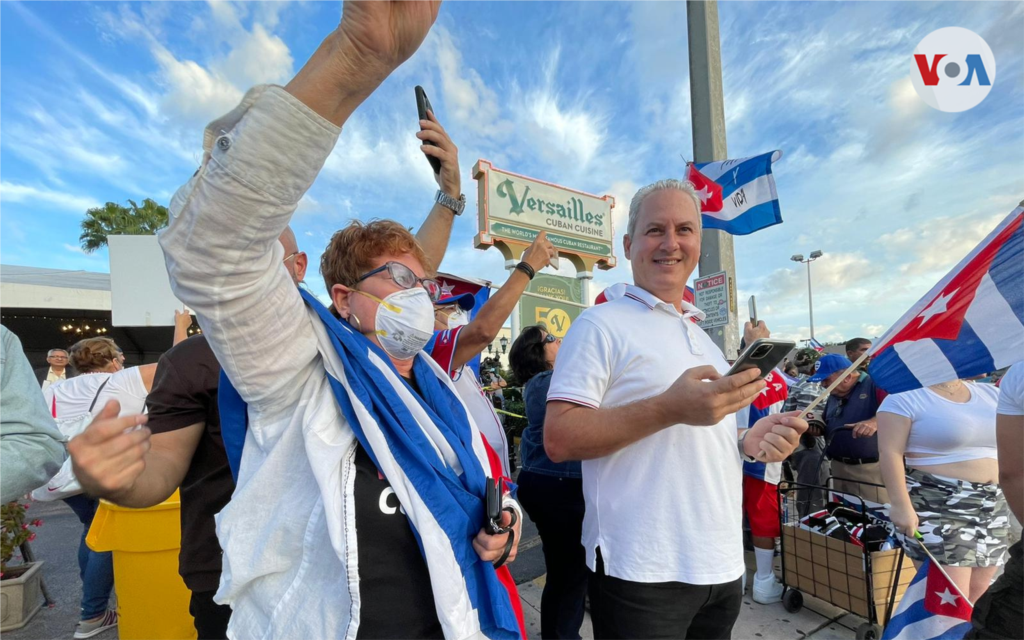 Miembros de la comunidad cubana protestan desde Miami, Estados Unidos. Noviembre 15 de 2021. Foto: Antoni Belchi
