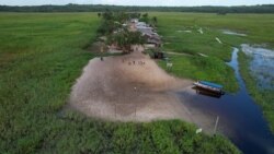 Una imagen tomada desde un dron muestra la aldea Uaha en la tierra indígena Jumina, cerca de la desembocadura del Amazonas en Oiapoque, Estado de Amapá, Brasil, 21 de marzo de 2024. 