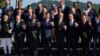 Los líderes del G20 posan para una foto grupal en la Cumbre del G20 en Río de Janeiro, el lunes 18 de noviembre de 2024. (Eric Lee/The New York Times vía AP, Pool)