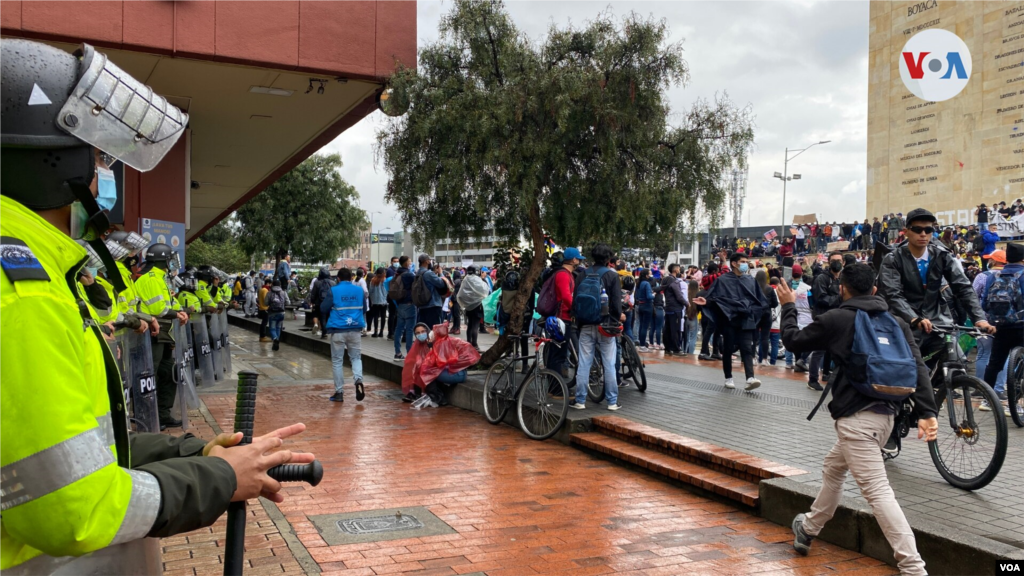 La comunidad internacional ha volcado su atención a los hechos de violencia durante las manifestaciones. Incluso, algunos han señalado los abusos de la fuerza pública.