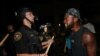 Disturbios en Wisconsin luego que policías abrieran fuego contra afroamericano