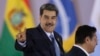 Nicolás Maduro, presidente de Venezuela, hace el signo de la victoria durante la Cumbre de Naciones Suramericanas celebrada en Brasilia, el 30 de mayo pasado.