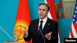 Госсекретарь Энтони Блинкен выступает на пресс-конференции в Астане. 28 января 2023 г. 