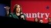 FOTO DE ARCHIVO: La vicepresidenta estadounidense Kamala Harris, candidata presidencial demócrata, asiste a una conversación moderada por Charlie Sykes con la exrepresentante estadounidense Liz Cheney , el 21 de octubre de 2024. REUTERS 