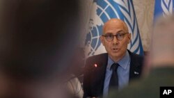 ARCHIVO - El Alto Comisionado de las Naciones Unidas para los Derechos Humanos, Volker Turk, habla durante una conferencia de prensa en Bagdad, Irak, el miércoles 9 de agosto de 2023. 