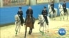 Poutine à cheval pour rendre hommage à des femmes policières
