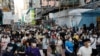 La gente se reúne durante una manifestación en contra de las elecciones aplazadas, en Hong Kong, el 5 de octubre de 2020.