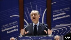 Rəcəb Tayyib Ərdoğan Müəmmər Qəzzafini istefa verməyə çağırıb