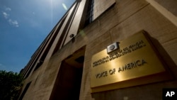 Esta fotografía de archivo del 15 de junio de 2020 muestra el edificio de la Voz de América en Washington, EEUU.
