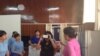 Virtual Reality ကို လေ့လာနေကြသည့် ကျောင်းဆရာမများ။