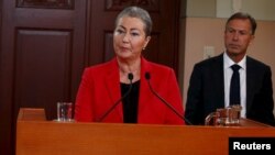 La presidenta del Comité del Premio Nobel de la Paz, Kaci Kullman Five, anuncia el ganador del premio 2015 en Suecia.