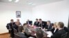 Përfaqësuesit diplomatik të Shteteve të Bashkuara dhe BE-së në një takim me kryeministrin e Kosovës, Ramush Haradinaj, pas nismës për shfuqizimin e Gjykatës së Posaçme