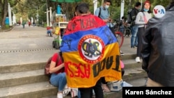 Manifestaciones a la altura del Parque Nacional en Bogotá, durante las protestas en Colombia, el 7 de mayo 2021. [Foto: Karen Sánchez, VOA ]