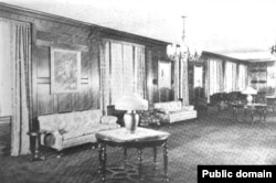 Vista de la Sala John Alden del primer piso del Hotel Roosevelt, según una foto de 1925 de la revista Hotel Monthly. (Dominio público, cortesía de HathiTrust)
