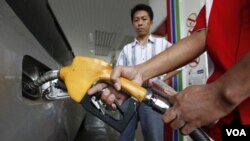 Los precios de la gasolina han desestabilizado los presupuestos del ciudadano normal lo que nuevamente lo lleva a cuidar mejor el dinero y no gastar.