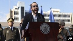 Nayib Bukele, presidente salvadoreño, hablando con simpatizantes en febrero de 2020 en San Salvador, El Salvador.