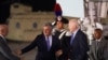El presidente de Estados Unidos, Joe Biden, es recibido a su llegada al aeropuerto de Brindisi, antes de la cumbre del G7 en Puglia, en Brindisi, Italia, el 12 de junio de 2024. REUTERS/Kevin Lamarque.