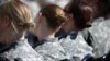 Femmes militaires assistant à la célébration par l'armée américaine du Mois de la sensibilisation et de la prévention des agressions sexuelles, au Pentagone à Arlington, en Virginie, le 31 mars 2015. (Chip Somodevilla/AFP)