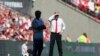 Arsène Wenger, à droite, aux côtés de Jose Mourinho, lors d'un match Arsenal-Chelsea, Angleterre, 2 août 2015. 