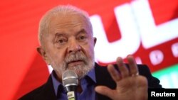 El expresidente de Brasil y actual candidato presidencial, Lula da Silva, participa en un acto de campaña en Sao Paulo, Brasil, el 27 de septiembre de 2022.