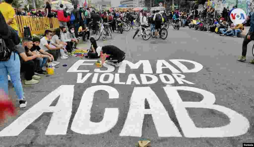 Los ciudadanos piden que se respete su derecho a la protesta pac&#237;fica, sin represi&#243;n de la fuerza p&#250;blica, adem&#225;s de pedir equidad y garant&#237;a de sus derechos a la salud y la educaci&#243;n. 