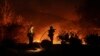 Orden de evacuación por incendio en California afecta a 20.000, incluyendo Dick Van Dyke y Cher
