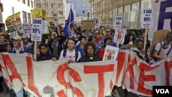 Miles de personas en Estados Unidos unidas en el movimiento Ocupemos Wall Street rechazan el poder de las grandes corporaciones