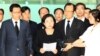 지난해 8월 금강산에서 열린 정몽헌 전 회장 10주기 추모식에 참석하기 위해 방북했다가 돌아온 현정은 현대그룹 회장이 동해선남북출입사무소에서 방북결과를 설명하고 있다.