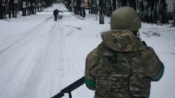 Ucrania insta a una asistencia militar más rápida y los ministros de Defensa aliados se reúnen en Bruselas