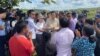 អ្នកស្រី ​កុយ ពិសី ​អនុ​ប្រធាន​គណៈ​កម្មាធិការ​ព្រំដែន និង​លោក​ វ៉ា គឹមហុង ​ប្រធាន​គណៈកម្មាធិការ​ព្រំដែន បាន​ចុះ​ទៅ​ជួប​ប្រជា​ពលរដ្ឋ​ចំនួន​១១​គ្រួសារ​នៅ​ឃុំ​ត្រពាំង​ផ្លុង​ ស្រុក​ពញាក្រែក ​ខេត្ត​ត្បូងឃ្មុំ កាល​ពី​ថ្ងៃ​សៅរ៍ ទី៥ ខែកញ្ញា ឆ្នាំ​២០២០។ (រូបថត​ពី​ហ្វេសប៊ុក កុយ ពិសី)