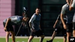 Leo Messi junto a Sergio Busquets y otros compañeros del Inter Miami durante la sesión de entrenamiento este martes 18 de julio de 2023 en Fort Lauderdale, Florida.