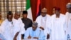 Shugaba Muhammad Buhari yana sa hannu a kasafin kudi