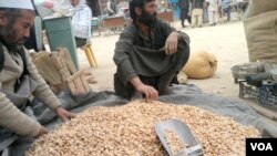 بادامدايكندی از شهرت و جایگاه خاصى در افغانستان برخوردار بوده و علاوه برمصرف در داخل، به خارج از این کشور نیز صادر مـی‌گردد.