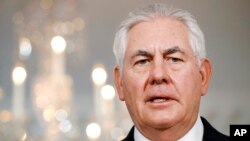 La noticia se conoce luego de que salud de diplomáticos estadounidenses en la isla, se haya deteriorado.