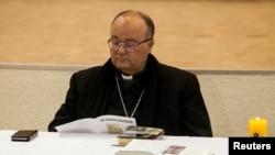 ARCHIVO - El arzobispo Charles Scicluna es secretario adjunto en la oficina doctrinal del Vaticano e investigador sobre delitos de abusos sexuales. En la foto en una actividad en Osorno, Chile, el 15 de junio de 2018.