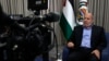 Khalil al-Hayya, un funcionario de alto rango de Hamás que representó al grupo insurgente palestino en las negociaciones para un alto el fuego y la liberación de los rehenes, durante una entrevista con The Associated Press, en Estambul, Turquía, el 24 de abril de 2024.