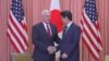 Pence: "Todas las opciones están sobre la mesa" con Corea del Norte